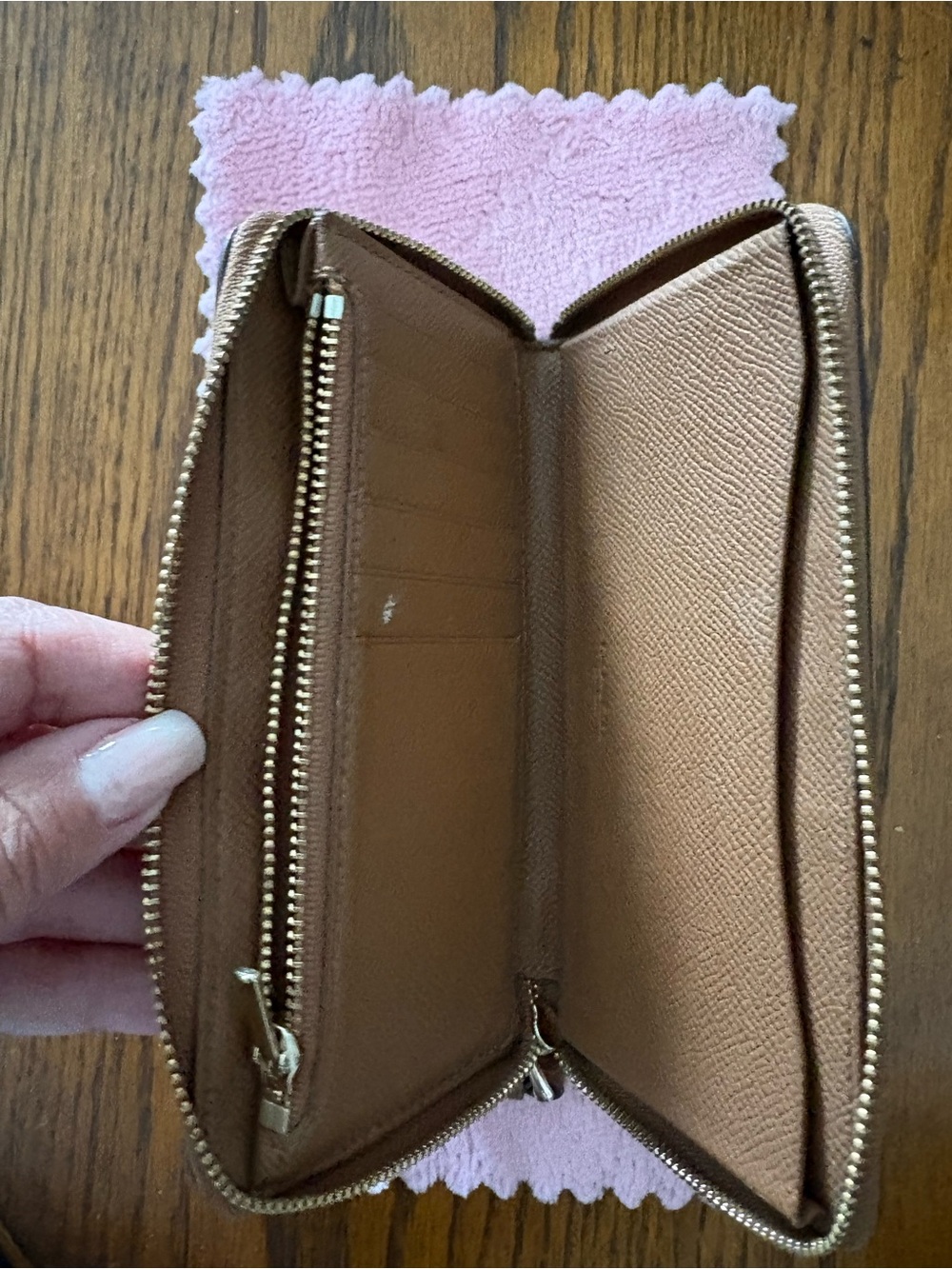 Coach Tan Pebbled Leather Zip Wallet with Gold Logo - Picture 4 of 4